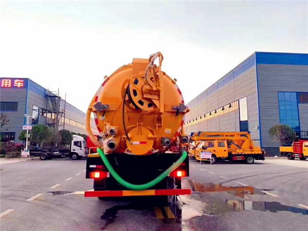 东风天龙22方大型市政抢修车