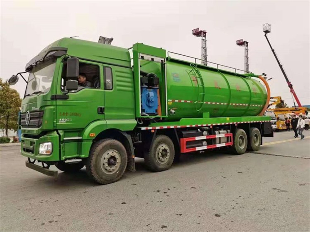 柳汽乘龙前四后八25方清洗吸污车