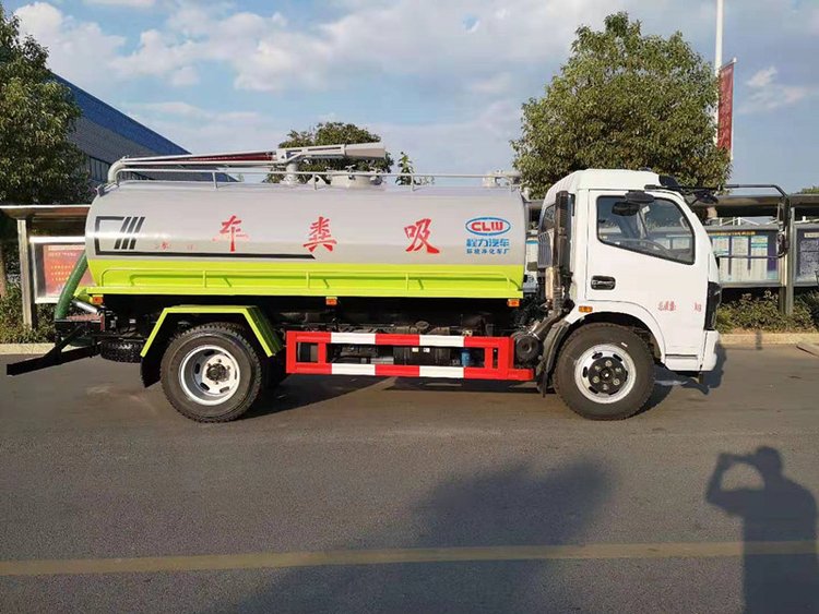 东风小多利卡5方吸粪车